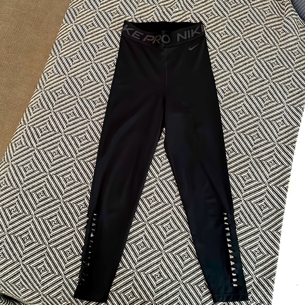 Women’s Nike Pro leggings, 7/8 length . Only worn once… Like new